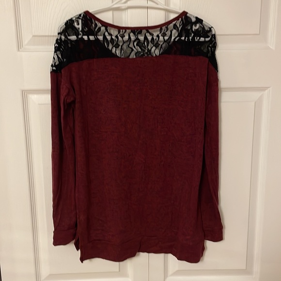 Ardene Lace Trim Top - Picture 2 of 4